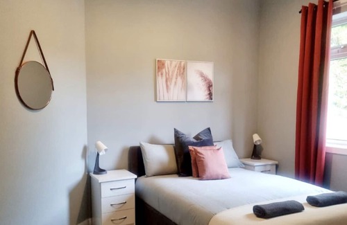 Kilmun Villa | Kilmun Court Villa, modern home, stones throw away from Holy Loch.