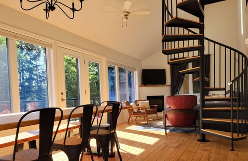 Kimberley Cabin | Kimberley Cottage. Hot-tub, Views, Hiking and Skiing