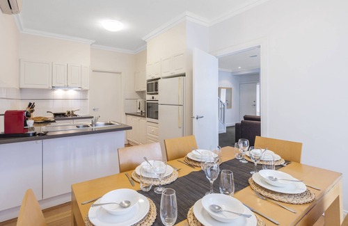 St. Kilda East Hotel | Kimberley Gardens Hotel & Serviced Apartments