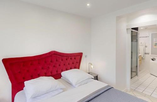 Osny House | Kimia Suite Room