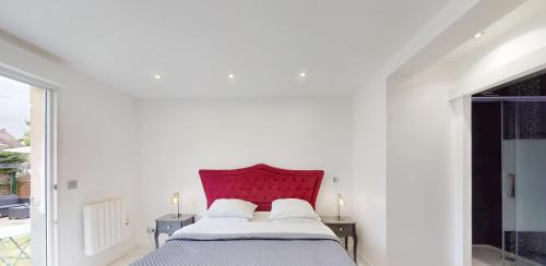 Osny House | Kimia Suite Room