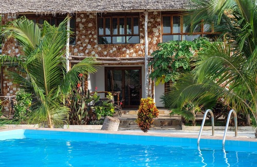 Pongwe Apartment | Kimurimuri - Cozy Beach Apartment with Pool