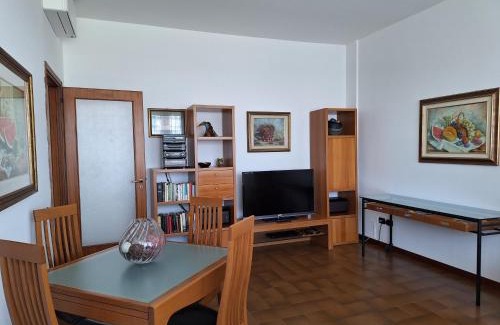 Borgo Panigale Apartment | King 35