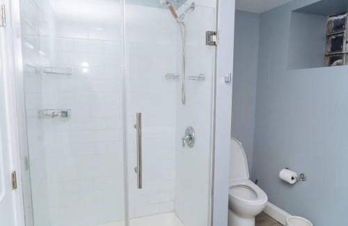Wynnefield Apartment | King Bed/apartment/Free St Parking/Quiet