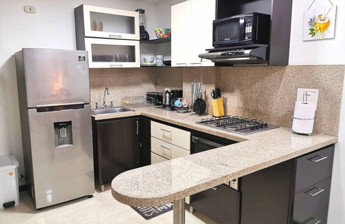 Pereira Apartment | KING Bed. Best Area in City. Rooftop. No Fees!
