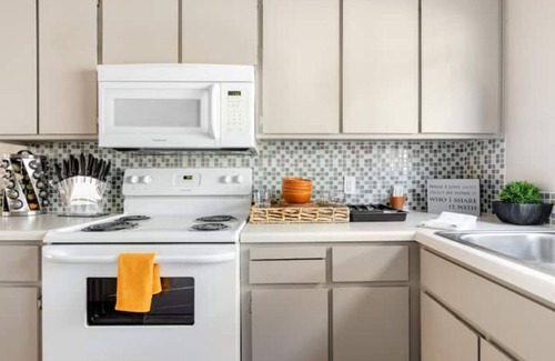 Arts District House | King Bed Cozy Loft in Old Town Scottsdale