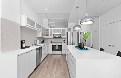 Financial District Apartment | ! King Bed ! Downtown Highrise!