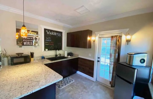 Orlando Apartment | King Bed - Fire Pit - Private - Grill - Location
