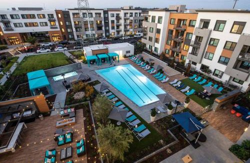 Redwood City Apartment | KING BED - Luxury 2 Bed 2 Bath By Stanford, SFO & Tech Giants in Menlo Park, CA