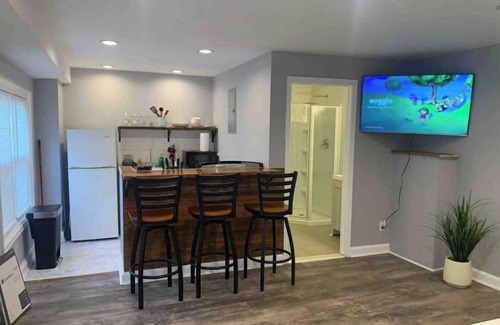 Primos Secane Apartment | ✪King Bed Studio✪ in Suburbs -Perfect Long Term Stay