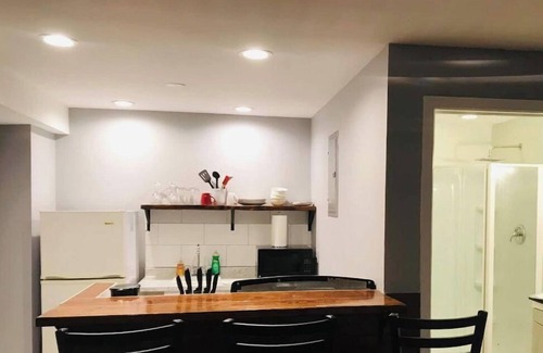 Primos Secane Apartment | ✪King Bed Studio✪ in Suburbs -Perfect Long Term Stay