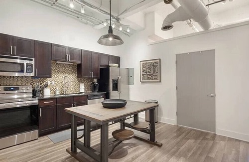 Old Fourth Ward Apartment | King Bed | Walkable | Beltline Ground Floor Gem