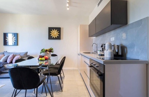 Mamilla Apartment | King David Luxury 2BR/Parking/View Old City