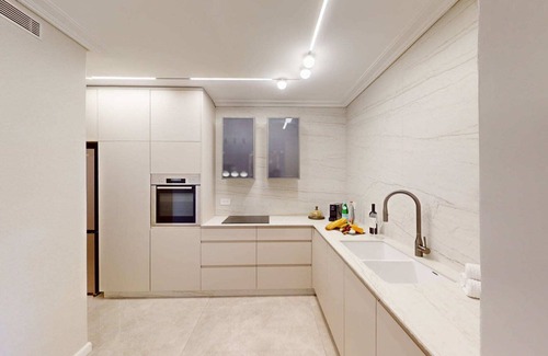 Mamilla Apartment | King David Residences: Spacious 3-bdrs 3-bths with Pool, Gym & View in Jerusalem