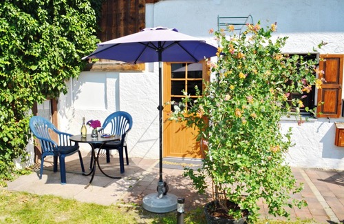 Oberndorf Apartment | King Ludwig vacation apartment 35sqm, combined living/bedroom, terrace
