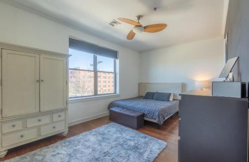 Hackensack River Waterfront House | King Master and Plush Queen near NYC w kitchen, living room plus on-site gym
