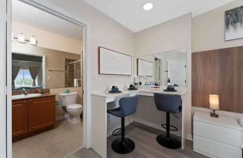 Florida Center House | King Queen Spacious Studio Near Universal