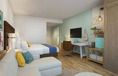 Sobro Hotel | King Room in Nashville short walk to Music City w/Pool