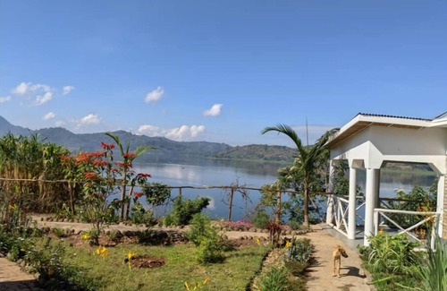 Ruhondo Apartment | KING ROOM located in Lake view and Volcanos view