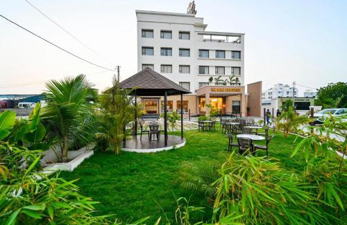 Jamnagar Hotel | King's Kraft The Park Executive Hotel
