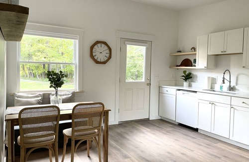 Topsham Apartment | King Size Bed- Super Sweet on Winter Street