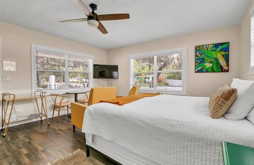Safety Harbor Hotel | King Studio | Safety Harbor Comfort & Ease