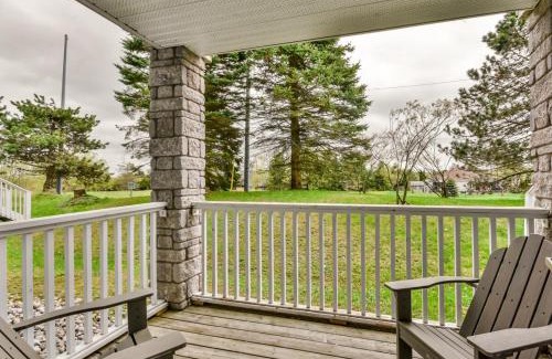 Oro-Medonte Apartment | King Studio Suite heated Pool and Sauna