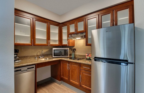 Grant Creek Apartment | King Suite. Free Breakfast. Pool & Hot Tub. Airport Shuttle. Near the University of Montana!