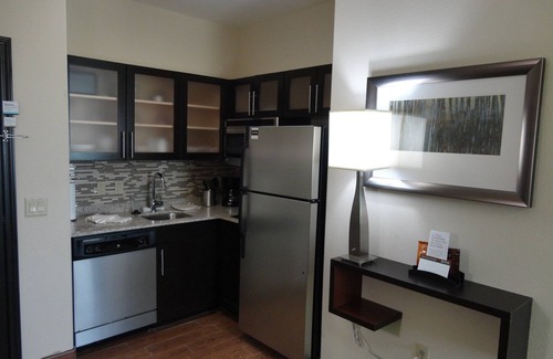 Northfield Apartment | King Suite | Indoor Pool Access + Free Daily Breakfast!