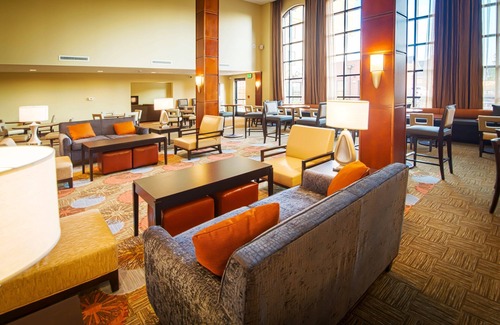Northfield Apartment | King Suite | Indoor Pool Access + Free Daily Breakfast!