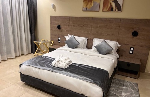 Algiers Hotel | Kingdom Luxury Hotel