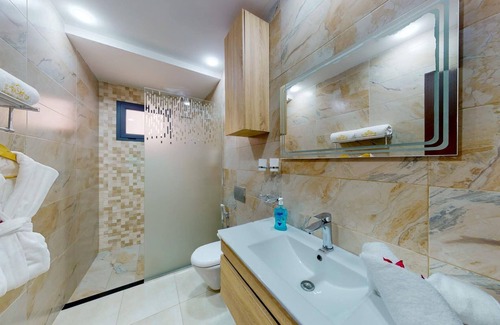 Algiers Hotel | Kingdom Luxury Hotel