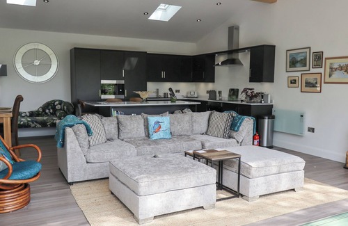 Farndon Cottage | Kingfisher Chalet