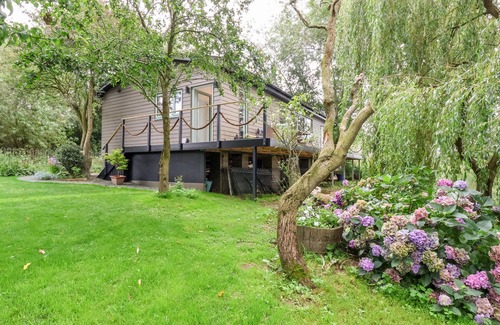 Farndon Cottage | Kingfisher Chalet
