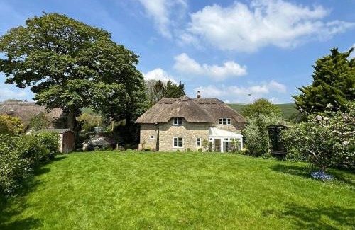 West Knoyle House | Kings Cottage - Heart of the Deverills - EV Point
