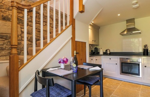 Broad Chalke Cottage | KINGS COTTAGE - NORTH, pet friendly, with open fire in Broad Chalke