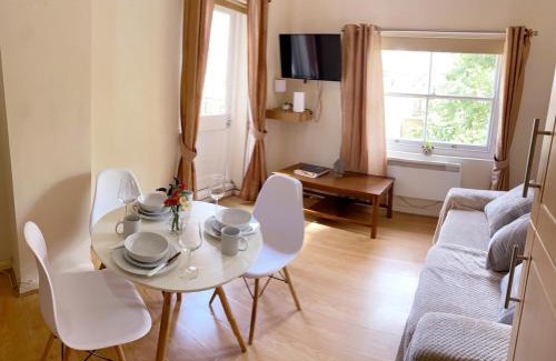 Chelsea Riverside Apartment | Kings Road Retreat - Affordable Serviced Apartments in Chelsea