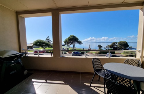 Kingscote House | Kingscote Terraces #2: Ocean Views, Town Location, Premium Property, Wifi, AC
