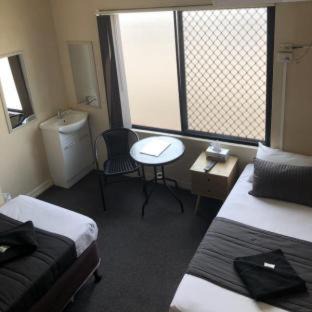 Hamilton House | Kingsford Riverside Inn