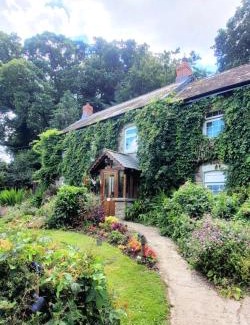 Black Torrington Bed & Breakfast | Kingsley Cottage