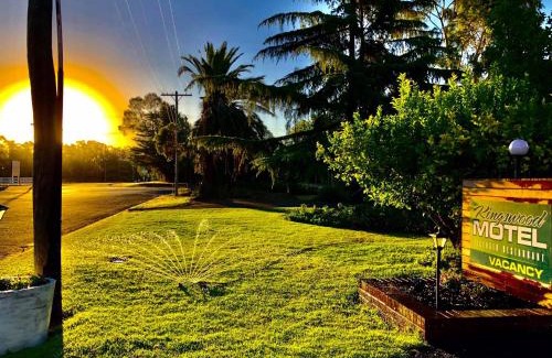 Tocumwal Hotel | Kingswood Motel