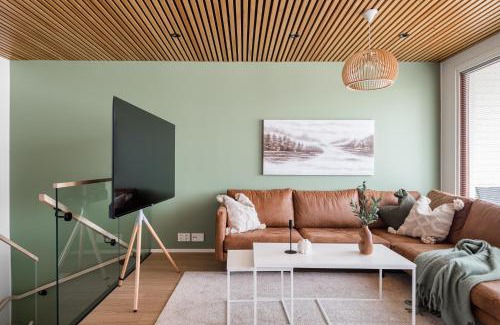 Tampere Apartment | Kingwest Villa - free parking, sauna, 5br & NEW AC