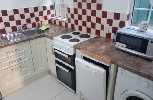 Loughbeg House | Kinsale 6 bed, sleeps 7- Ideal for Contractors