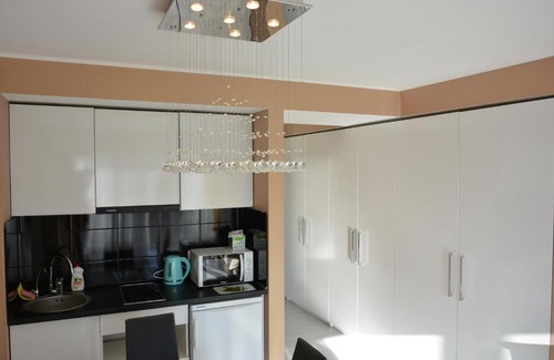 Dnipro Apartment | Kirova 27D white DELUX studio