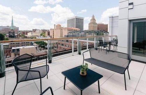 Central Business District Apartment | Kislak #206 1BR/1BA S
