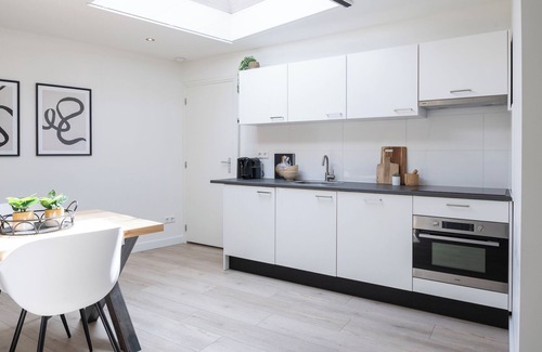 Strijp House | Kitchen, bathroom, garden, free parking, family friendly