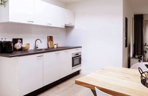 Strijp House | Kitchen, bathroom, garden, free parking, family friendly