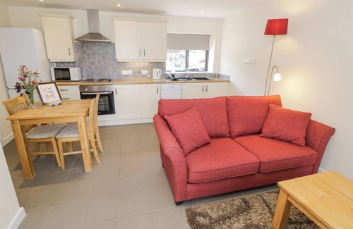 Acton Scott Cottage | KITE'S NEST, pet friendly, with a garden in Eaton-Under-Heywood