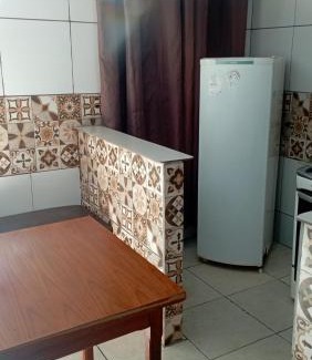 Luziania House | Kitnet 1 mobiliada, quarto, banheiro, cozinha americana
