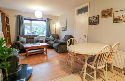 Carrick House | Kits Cottage